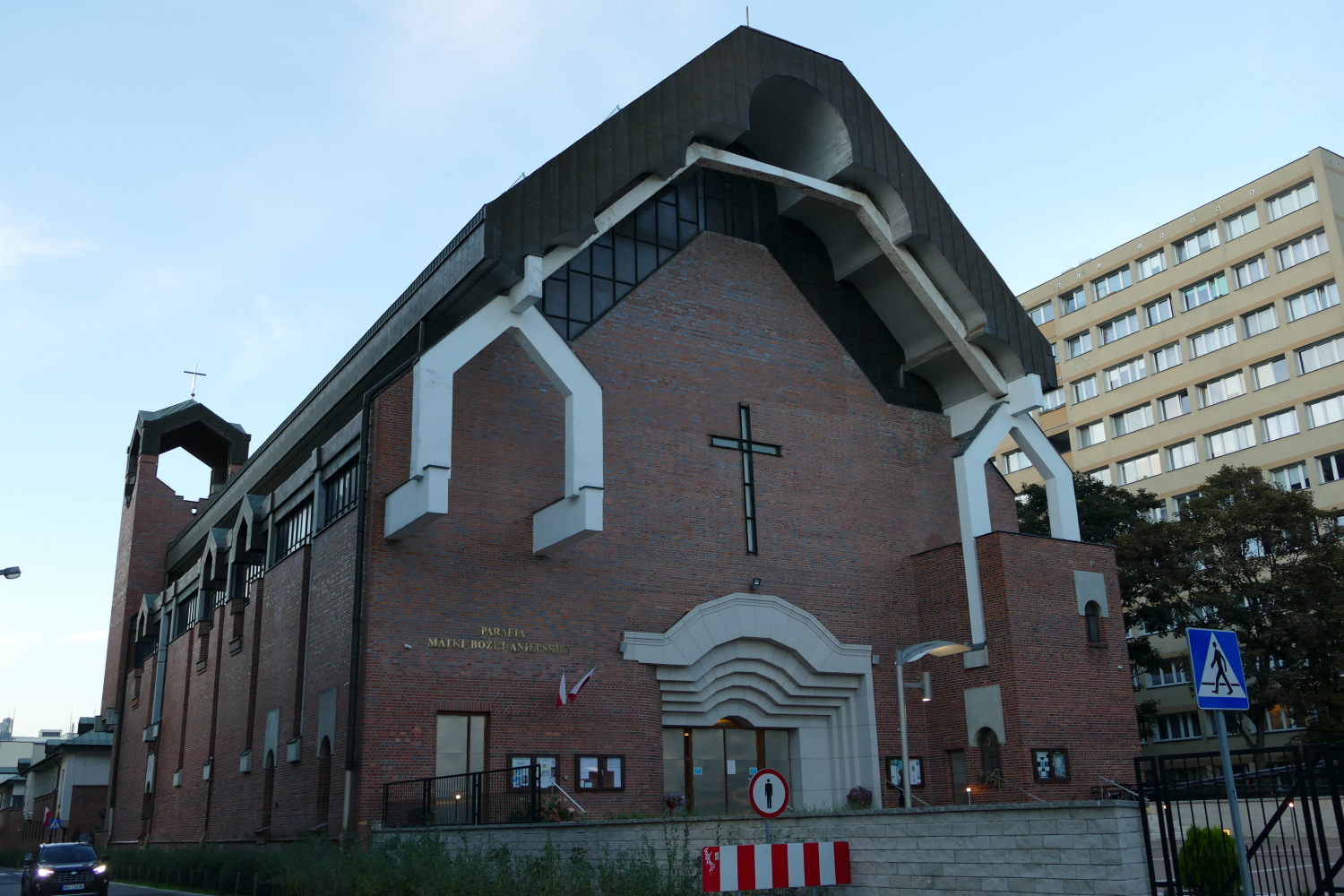 Zdjęcie architektury budynku Kościół Matki Bożej Anielskiej i klasztor franciszkanów